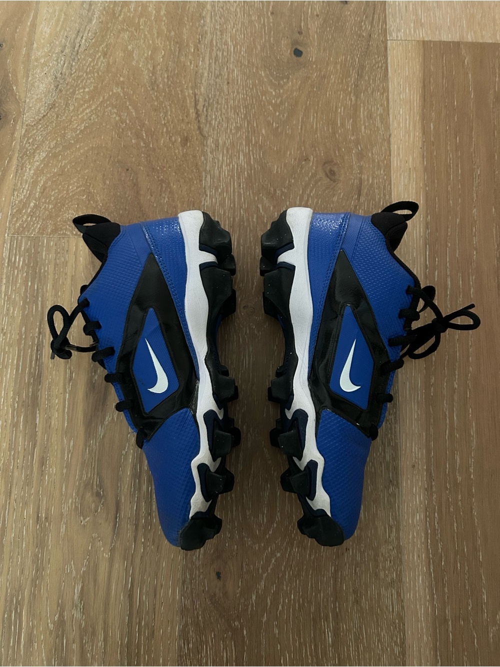 Nike Kids Blue and Black Cleats Boys 4.5 with White Swoosh - Picture 2 of 7